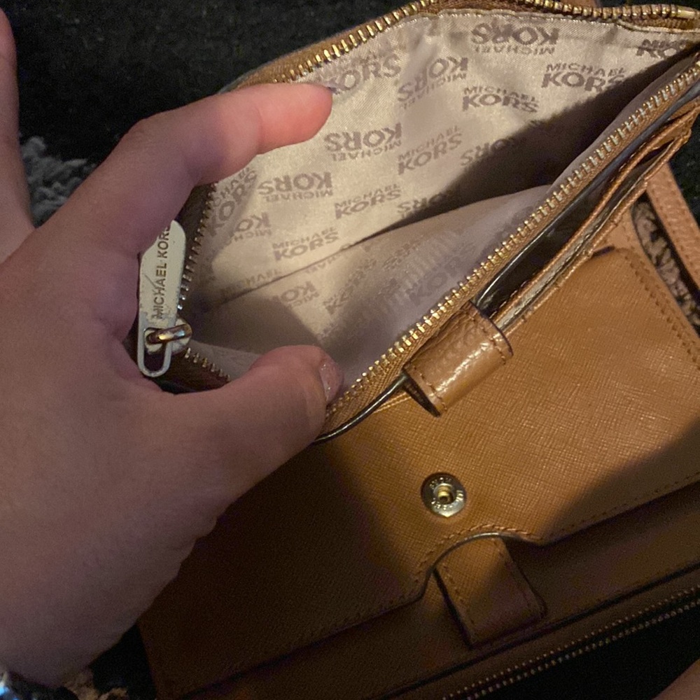 Michael kors bifold wallet - Picture 3 of 6